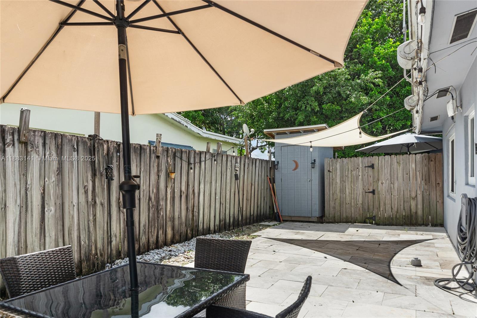 POINSETTIA HEIGHTS RIVER - Residential Lease