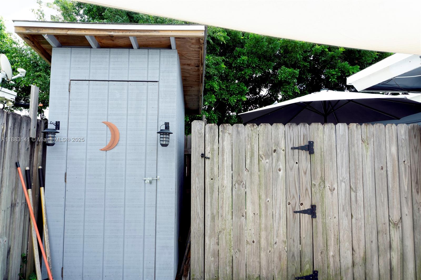 POINSETTIA HEIGHTS RIVER - Residential Lease