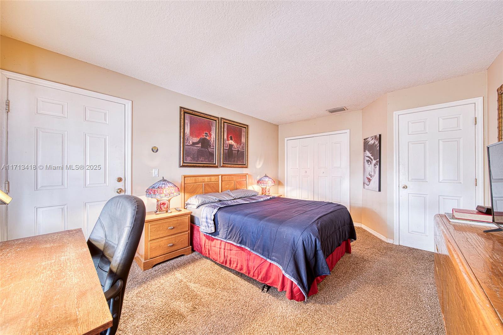 DELRAY LAKES - Residential