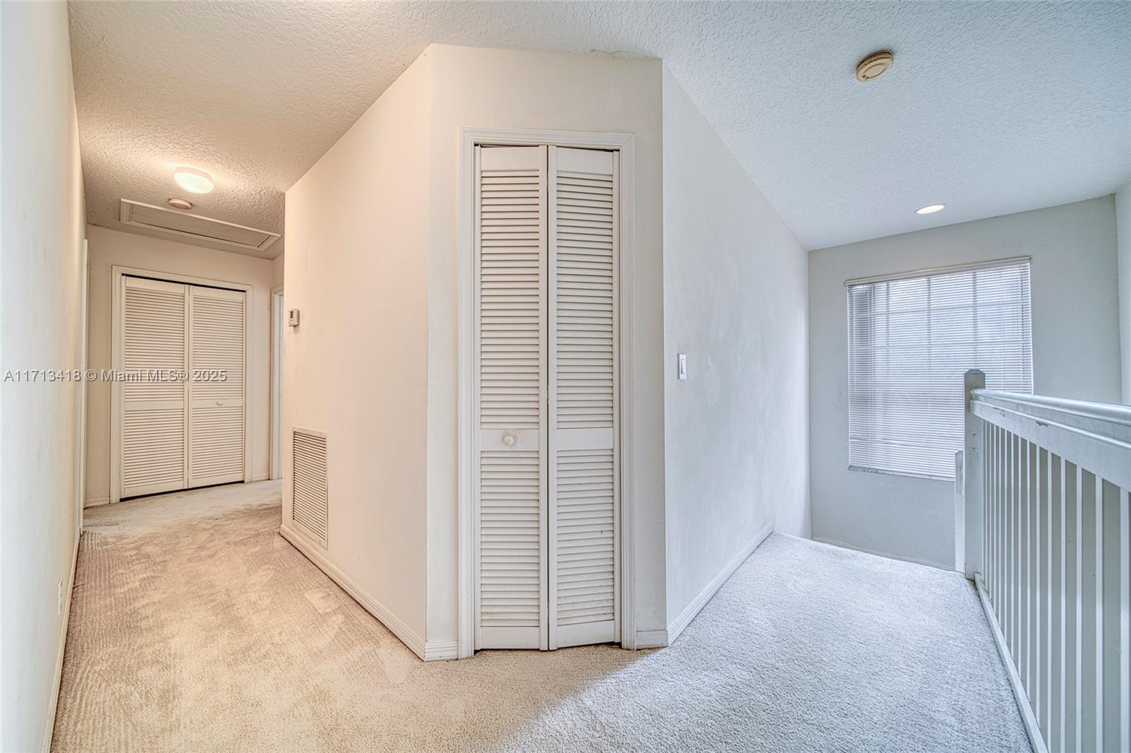 DELRAY LAKES - Residential
