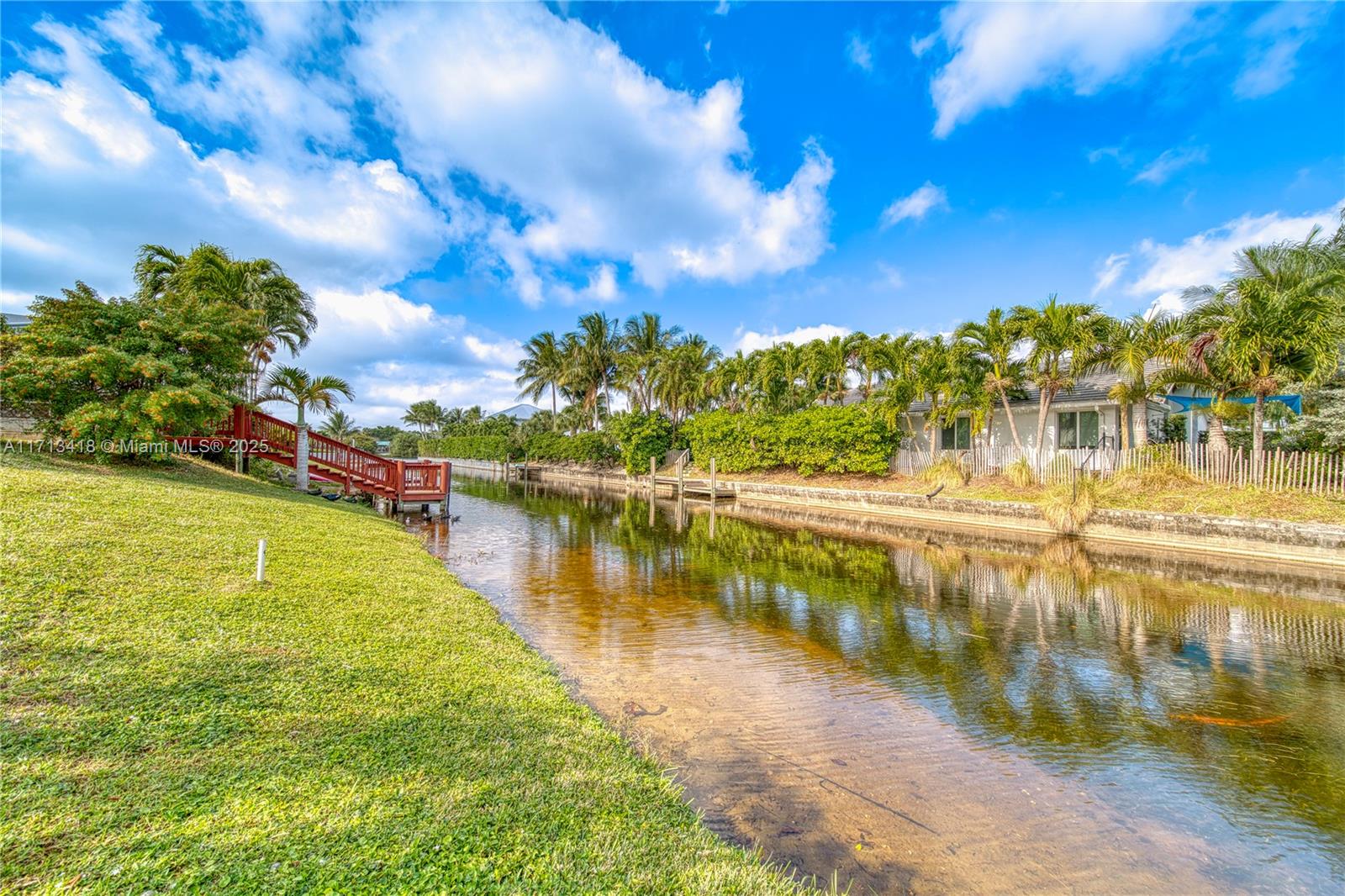 DELRAY LAKES - Residential