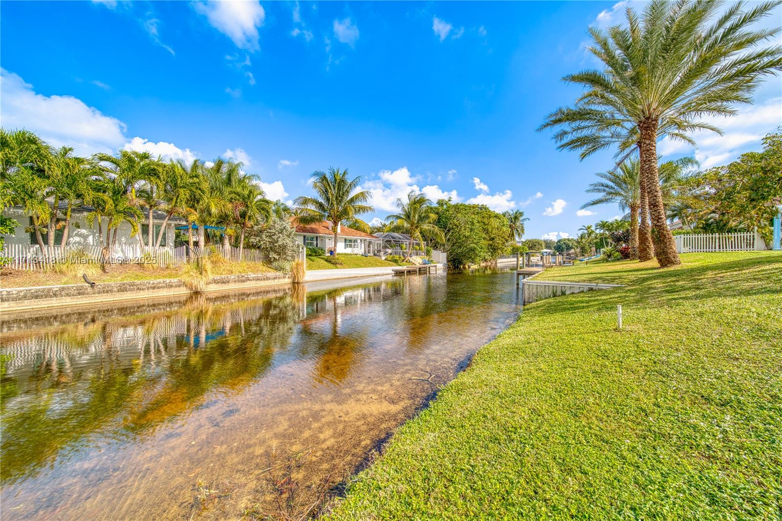 DELRAY LAKES - Residential