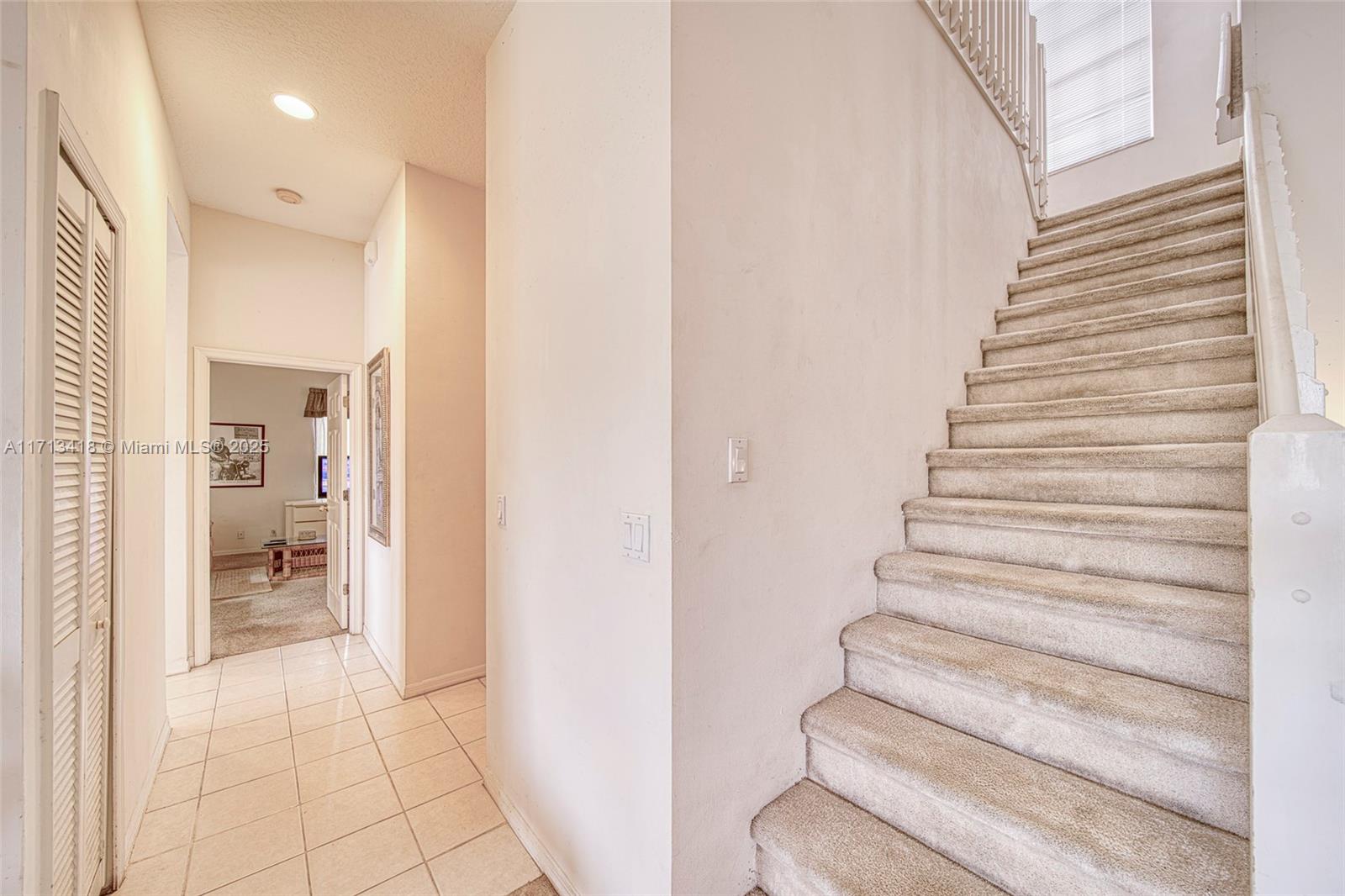 DELRAY LAKES - Residential