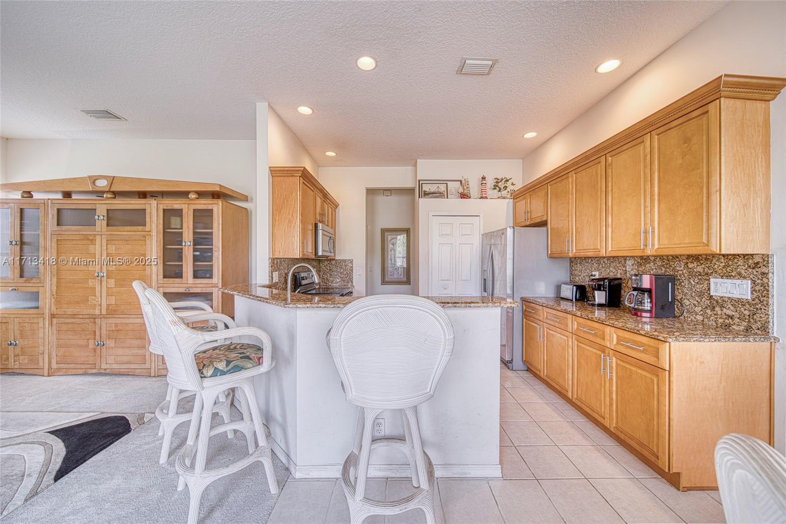 DELRAY LAKES - Residential