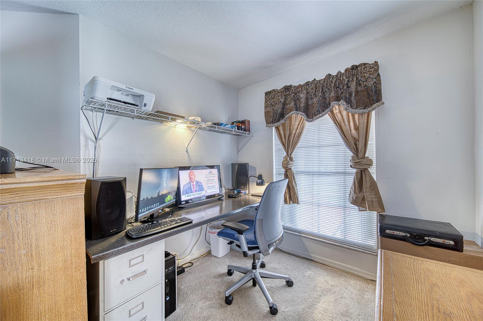 DELRAY LAKES - Residential