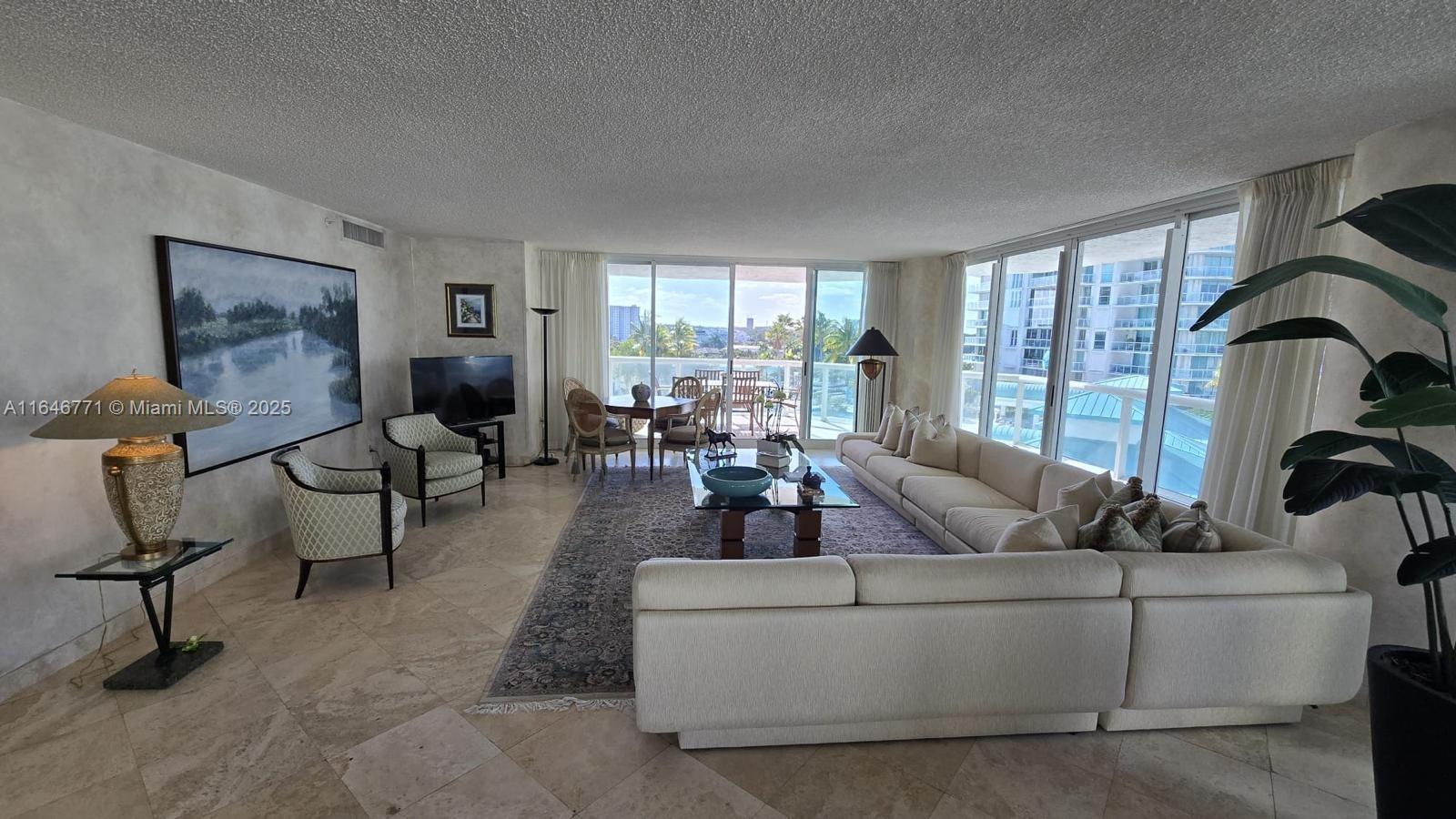16400 Collins Ave 646
