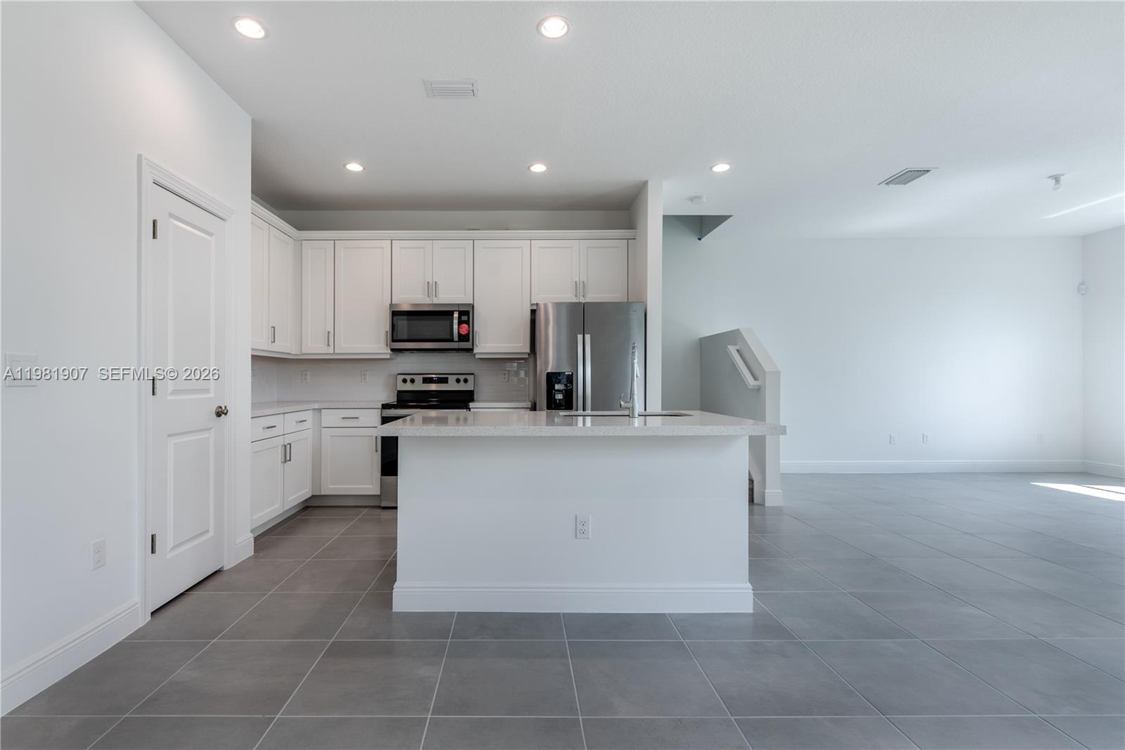 DEERFIELD CROSSING - Residential Lease