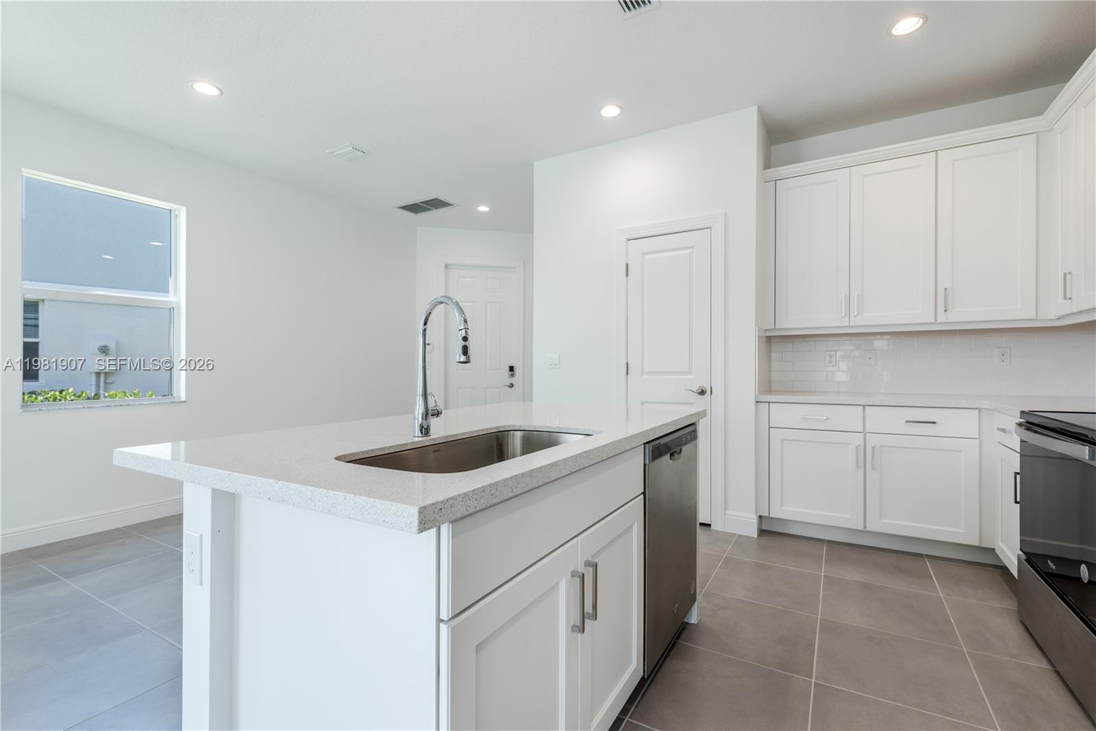 DEERFIELD CROSSING - Residential Lease