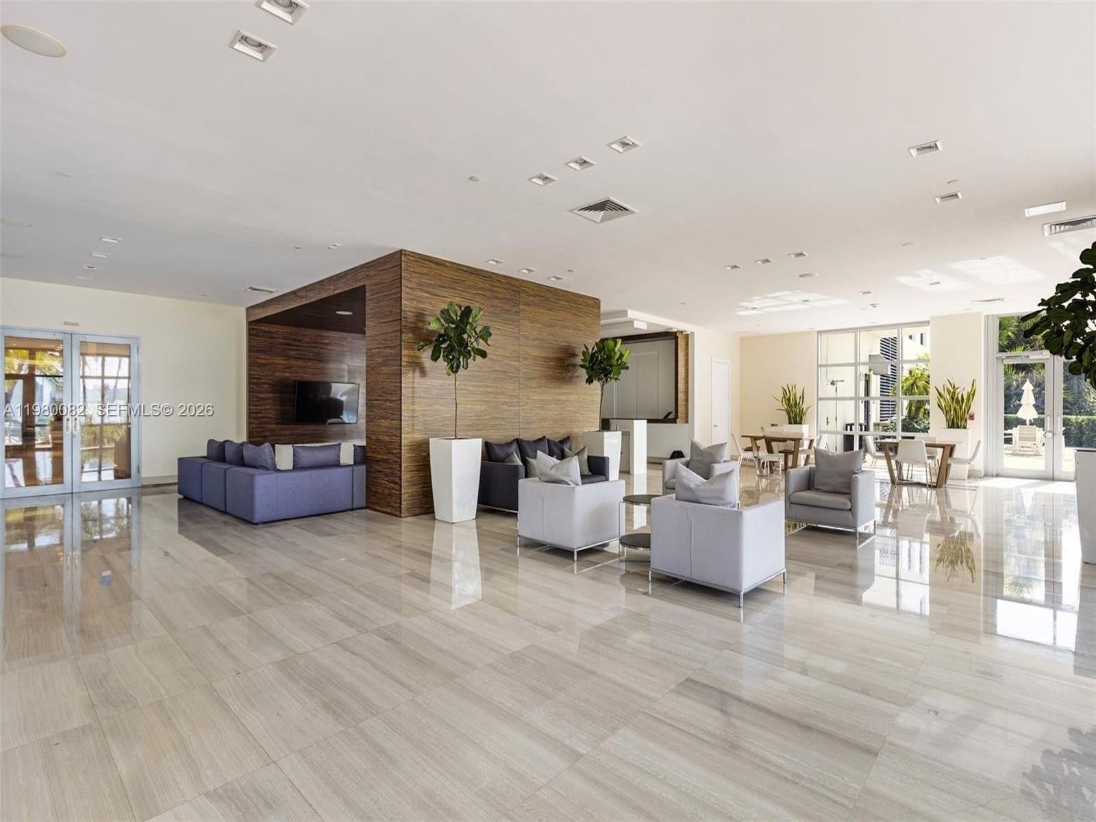 THE WAVERLY AAT SOUTH BEAC - Residential Lease