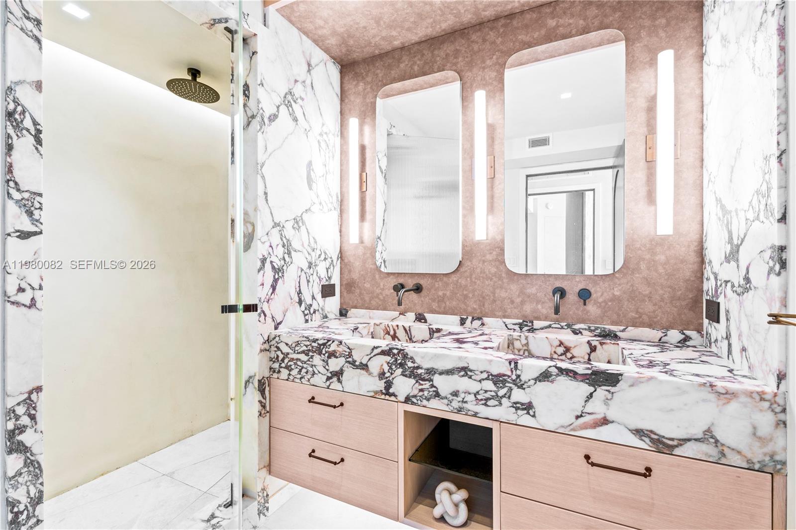 THE WAVERLY AAT SOUTH BEAC - Residential Lease