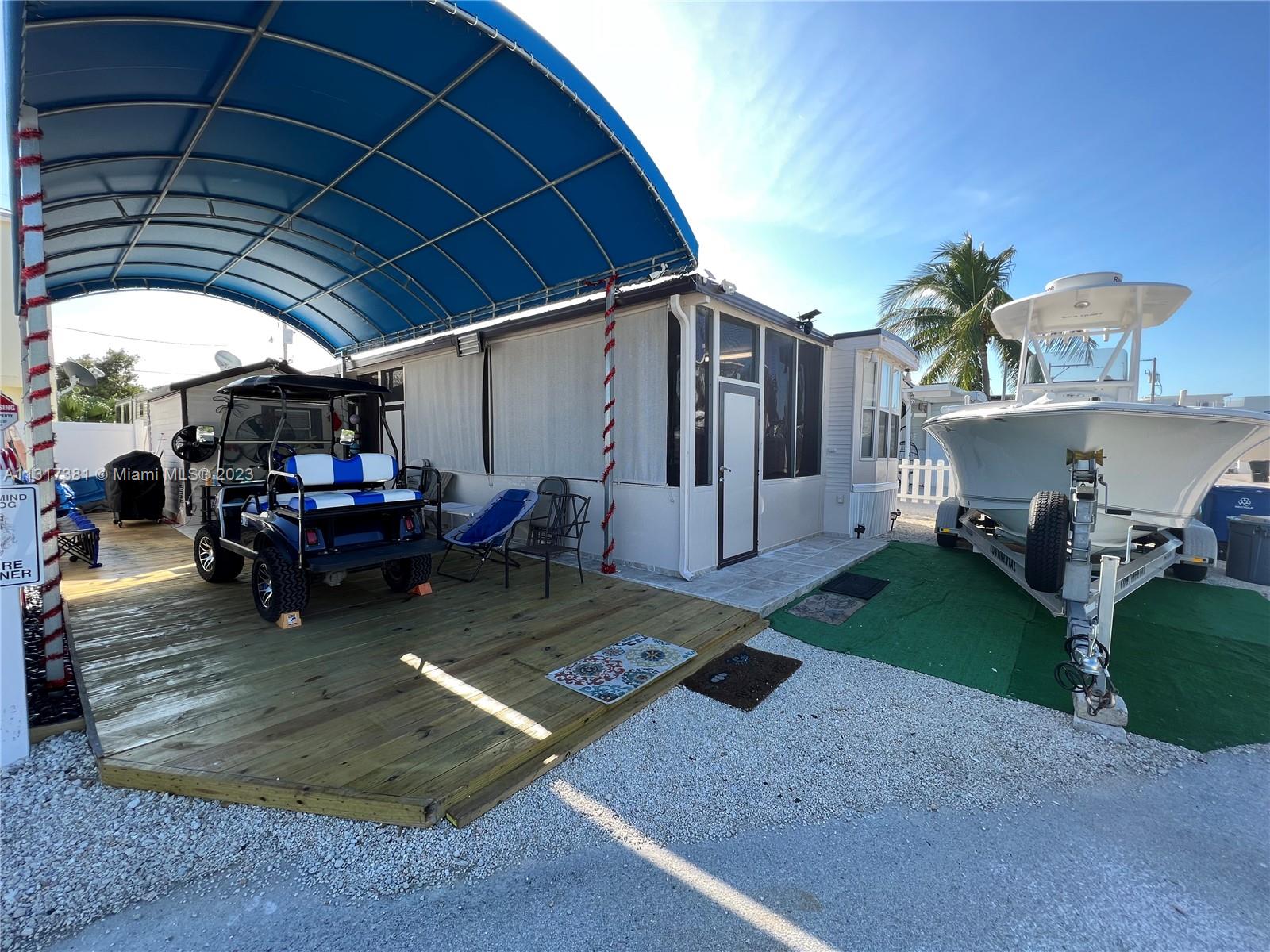 Photo 2 of 7 of 325 Calusa St Lot 512 mobile home