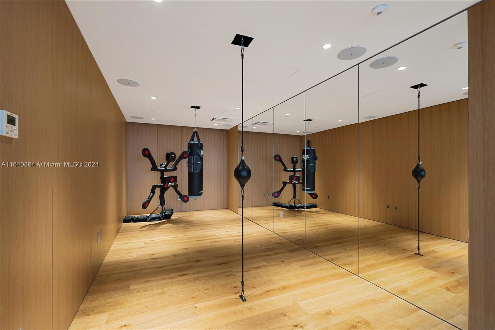 ASTON MARTIN RESIDENCES - Residential
