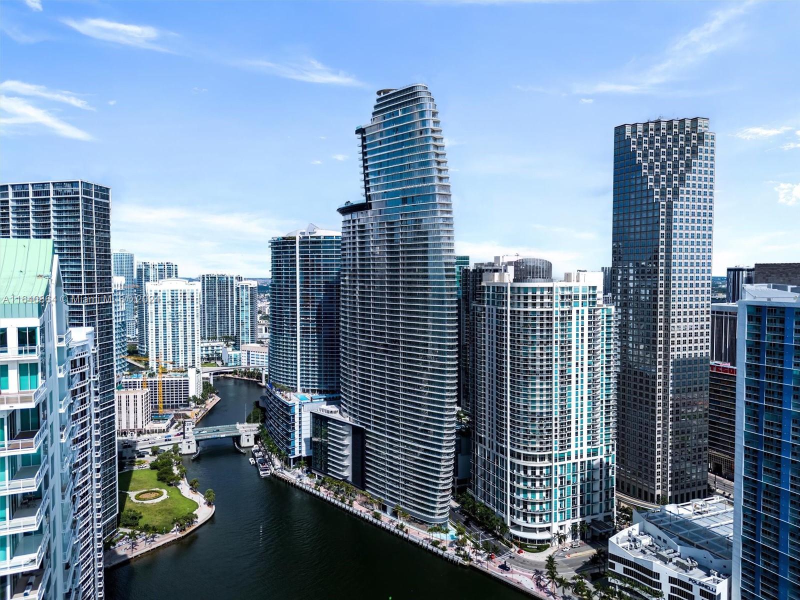 ASTON MARTIN RESIDENCES - Residential