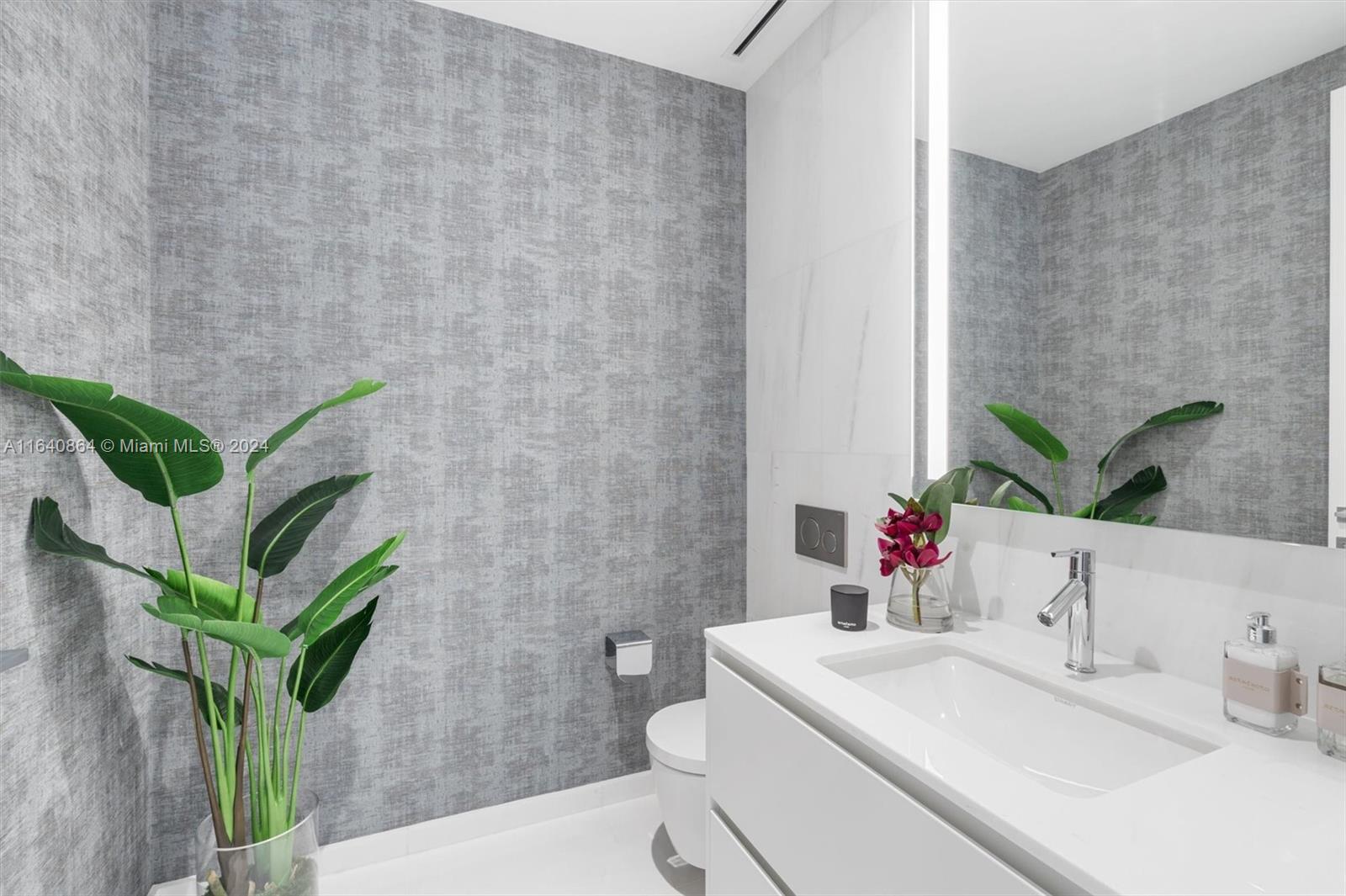 ASTON MARTIN RESIDENCES - Residential