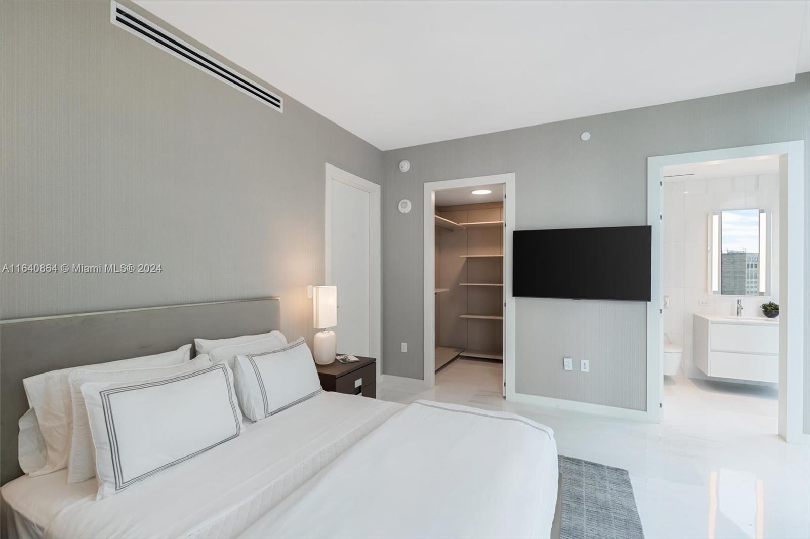 ASTON MARTIN RESIDENCES - Residential