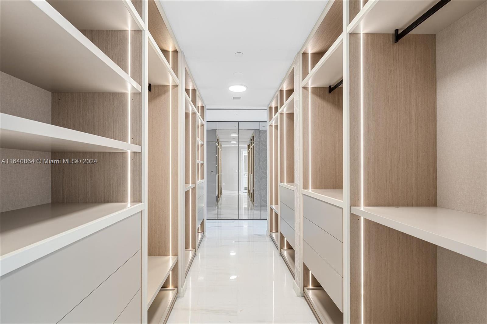 ASTON MARTIN RESIDENCES - Residential
