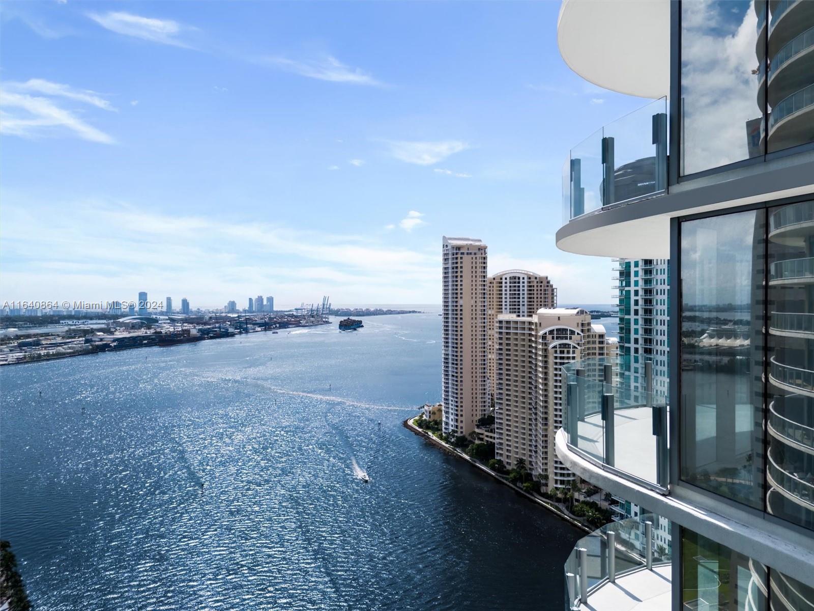 ASTON MARTIN RESIDENCES - Residential
