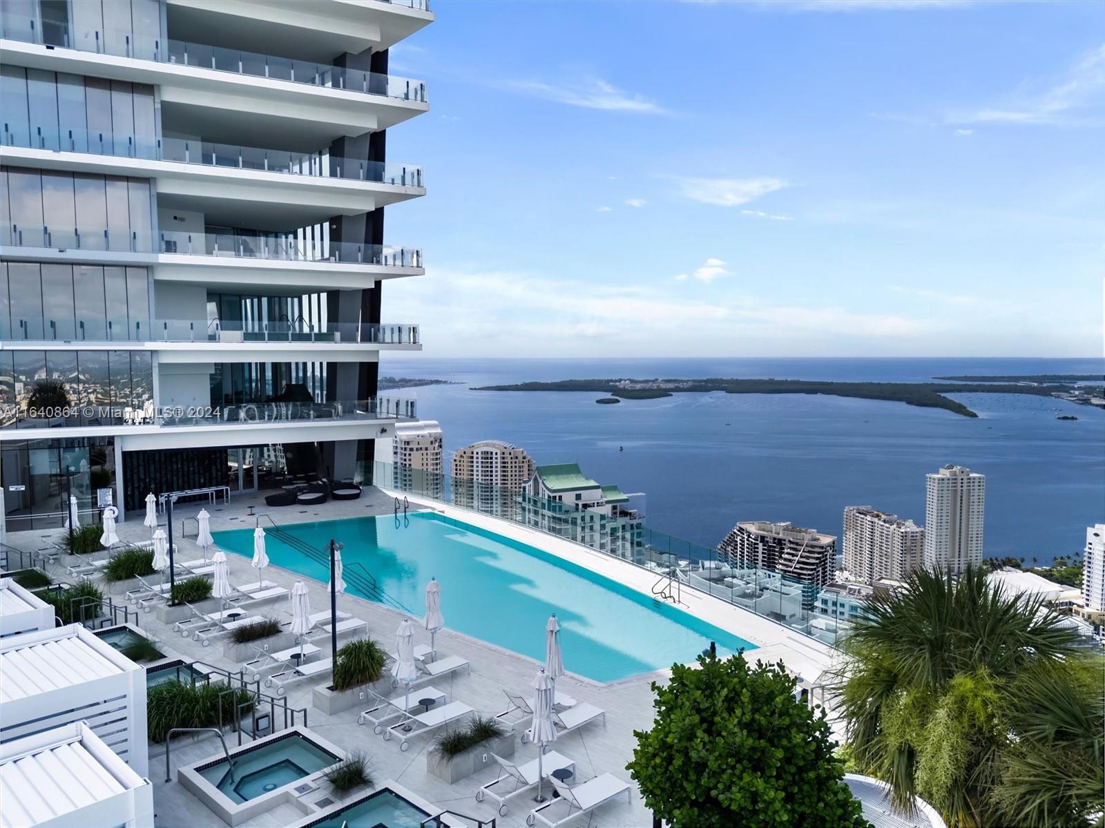 ASTON MARTIN RESIDENCES - Residential