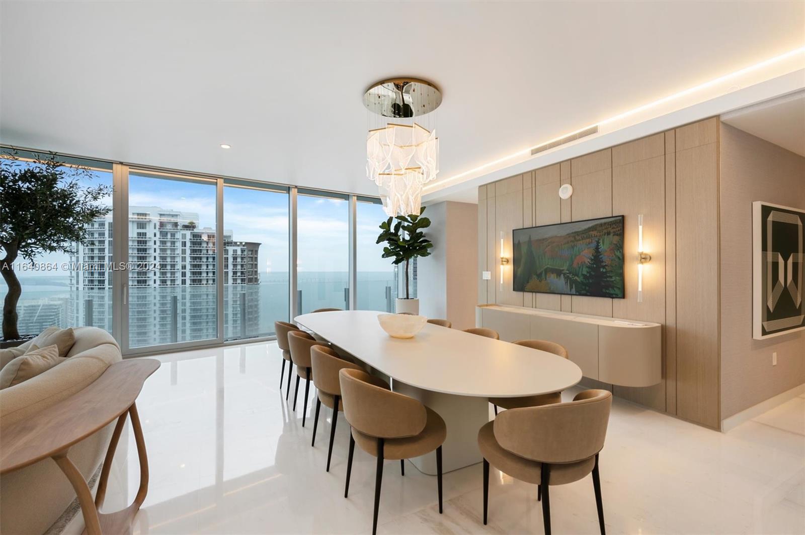 ASTON MARTIN RESIDENCES - Residential