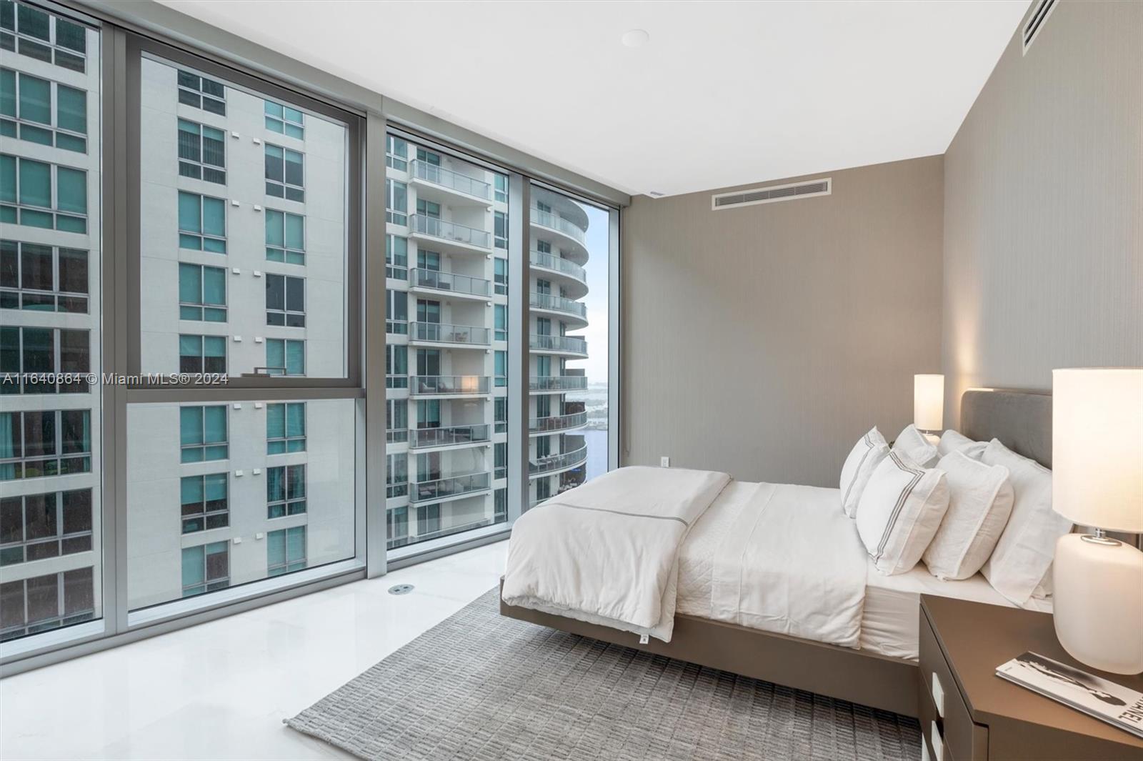 ASTON MARTIN RESIDENCES - Residential