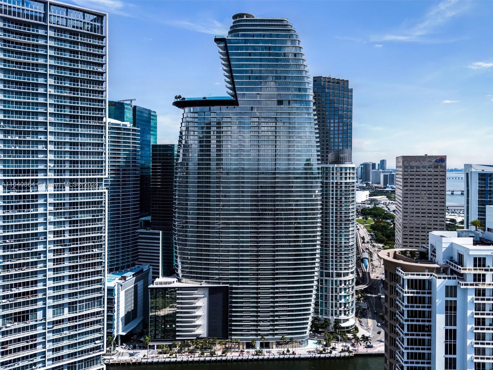 ASTON MARTIN RESIDENCES - Residential