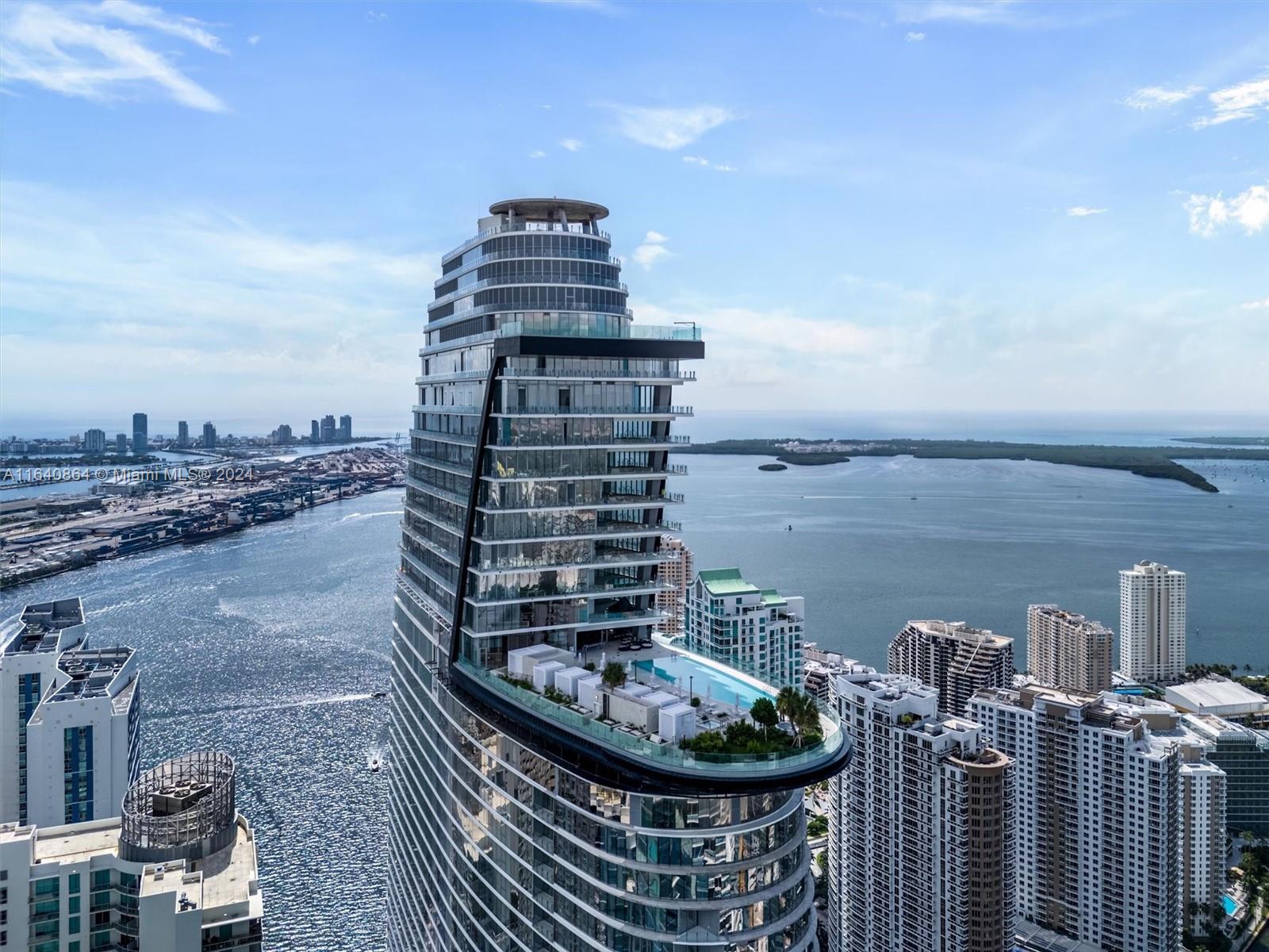 ASTON MARTIN RESIDENCES - Residential