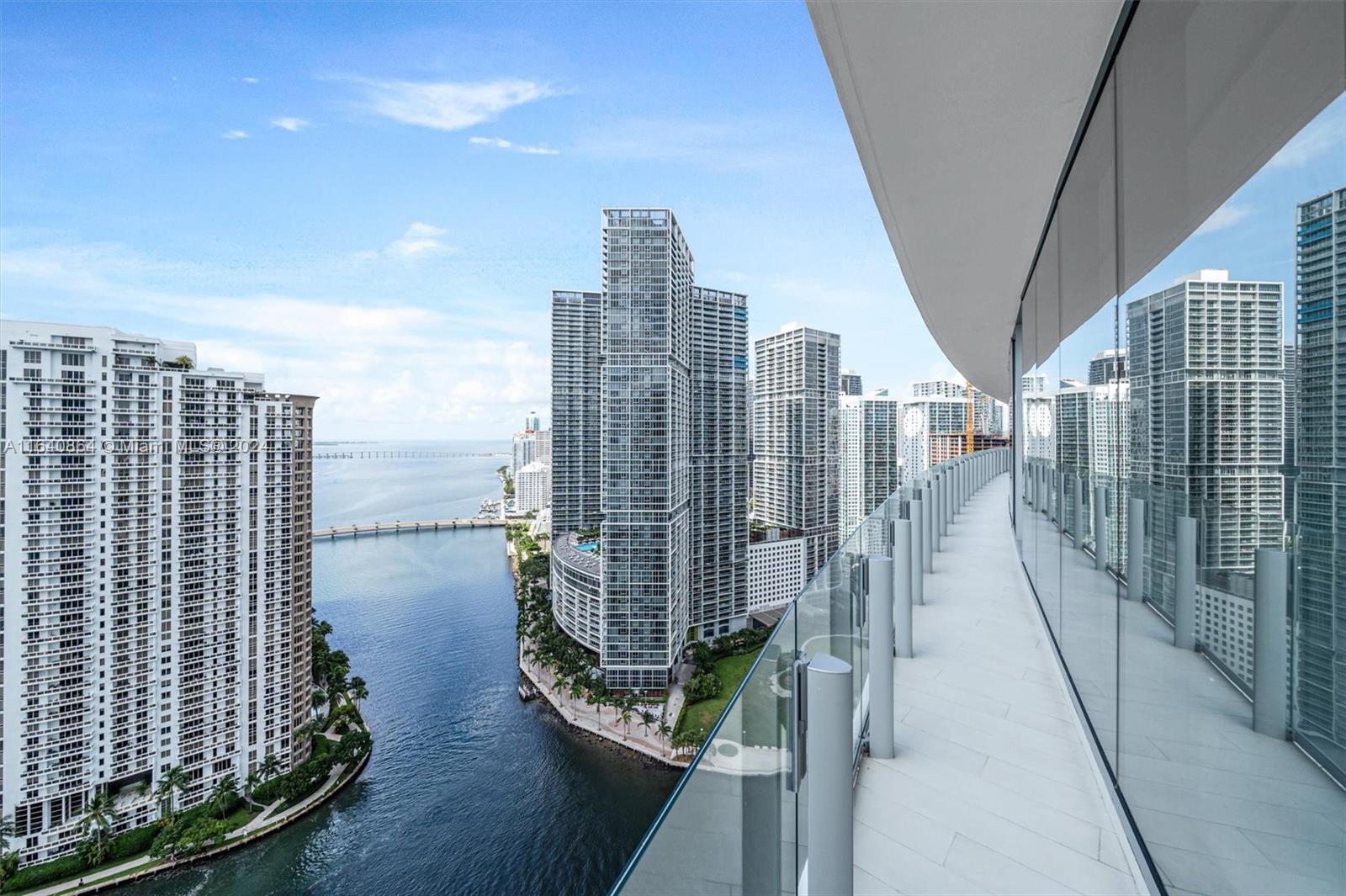 ASTON MARTIN RESIDENCES - Residential