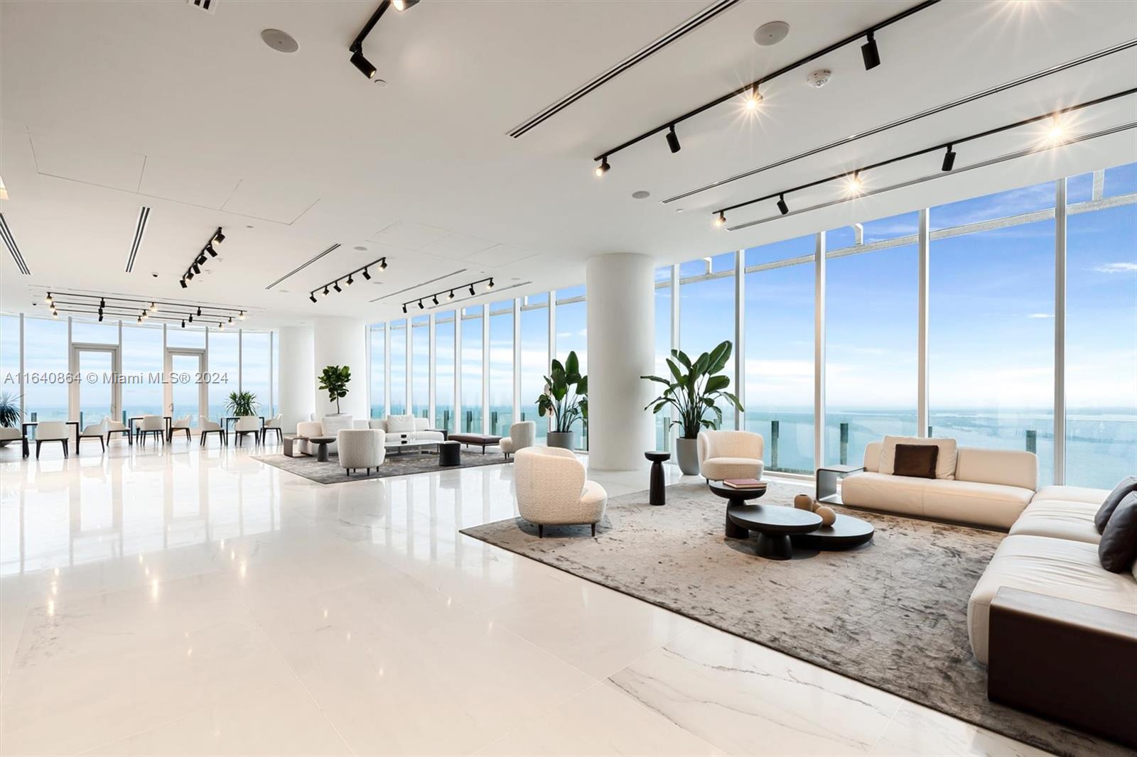 ASTON MARTIN RESIDENCES - Residential
