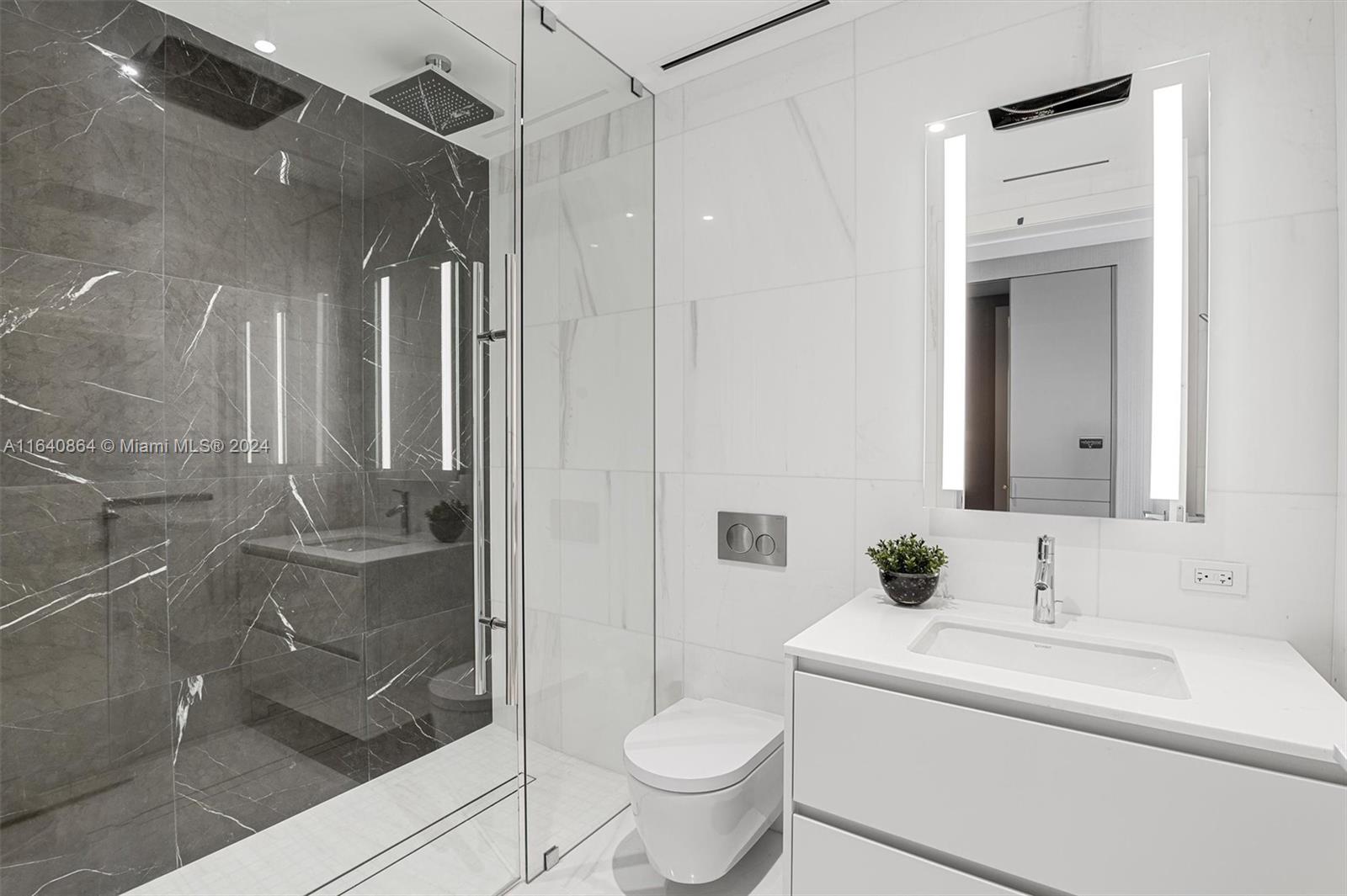 ASTON MARTIN RESIDENCES - Residential