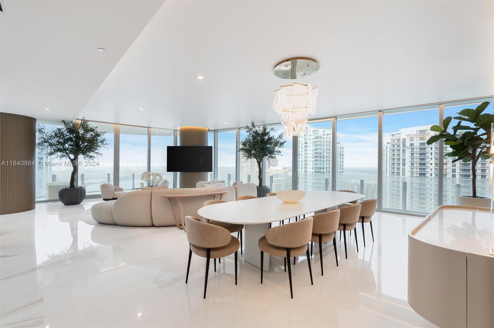 ASTON MARTIN RESIDENCES - Residential