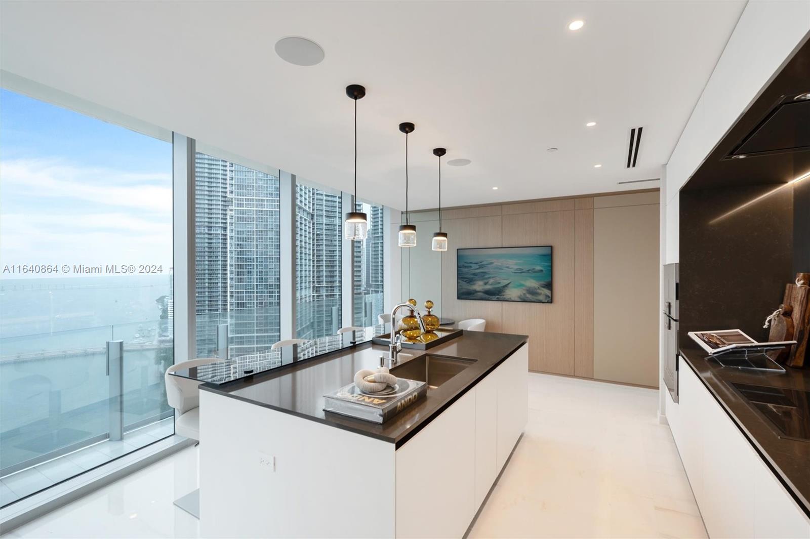 ASTON MARTIN RESIDENCES - Residential
