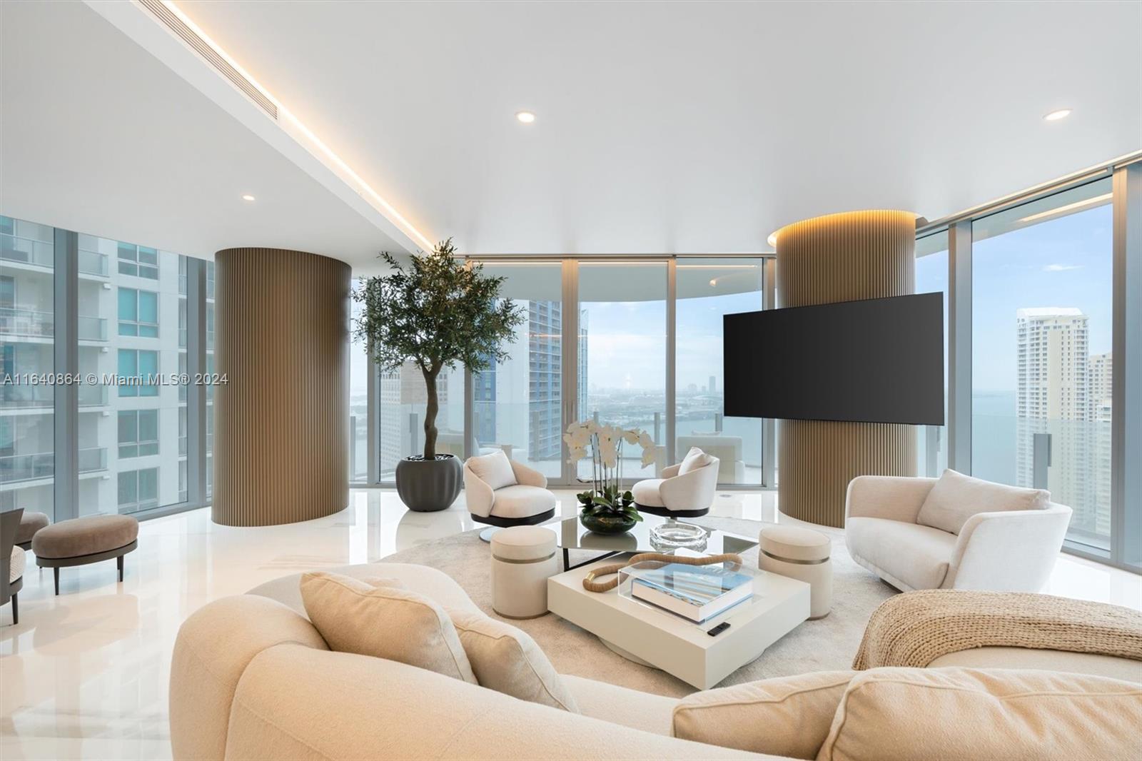 ASTON MARTIN RESIDENCES - Residential