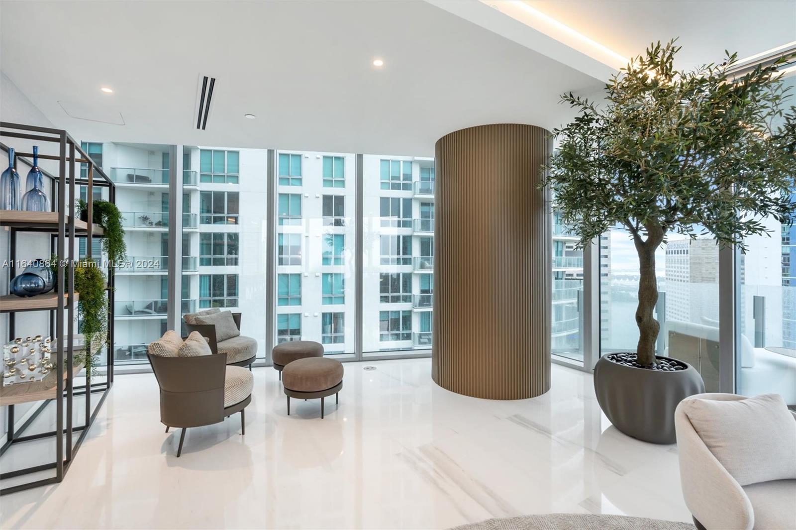 ASTON MARTIN RESIDENCES - Residential