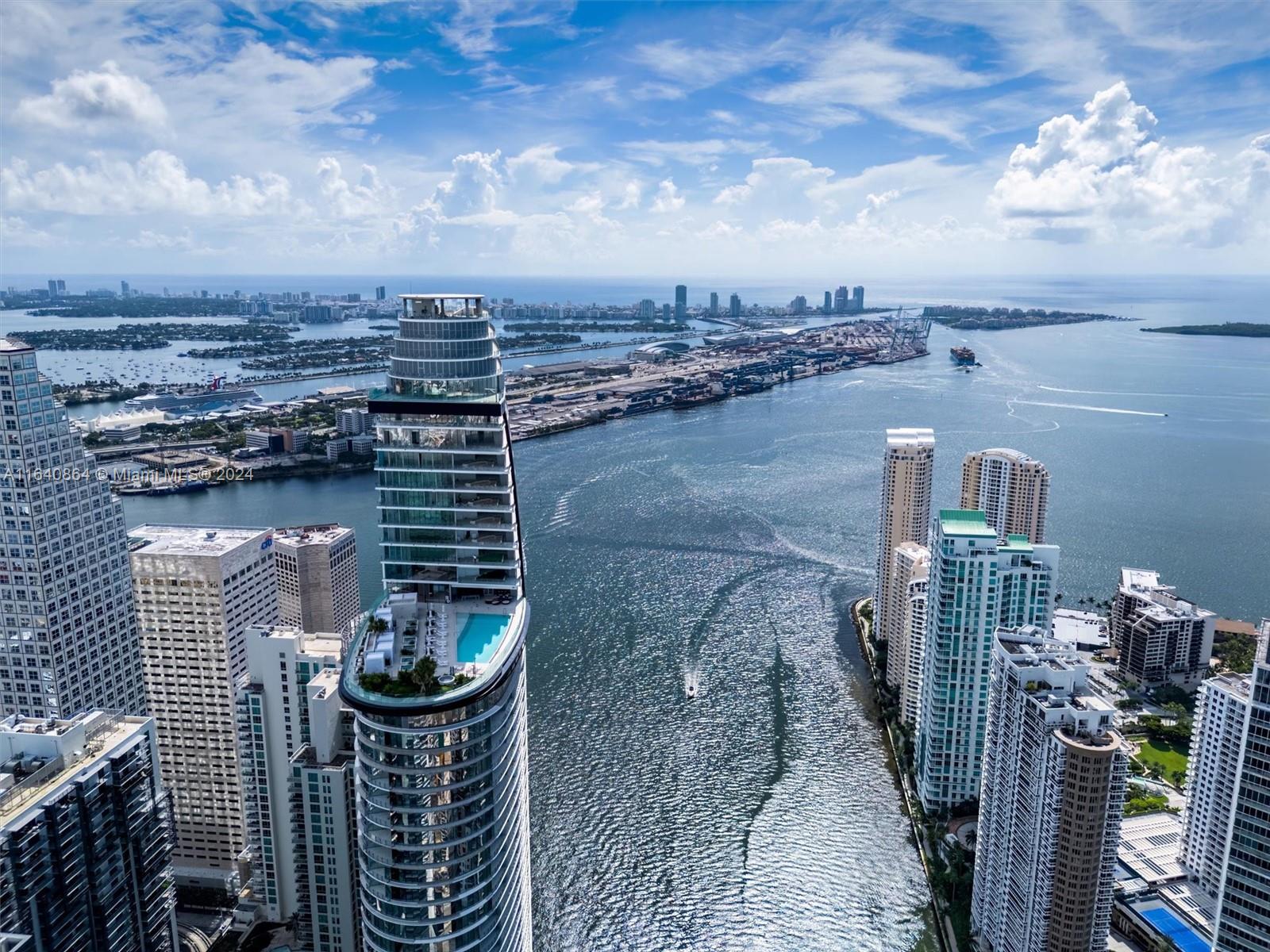 ASTON MARTIN RESIDENCES - Residential