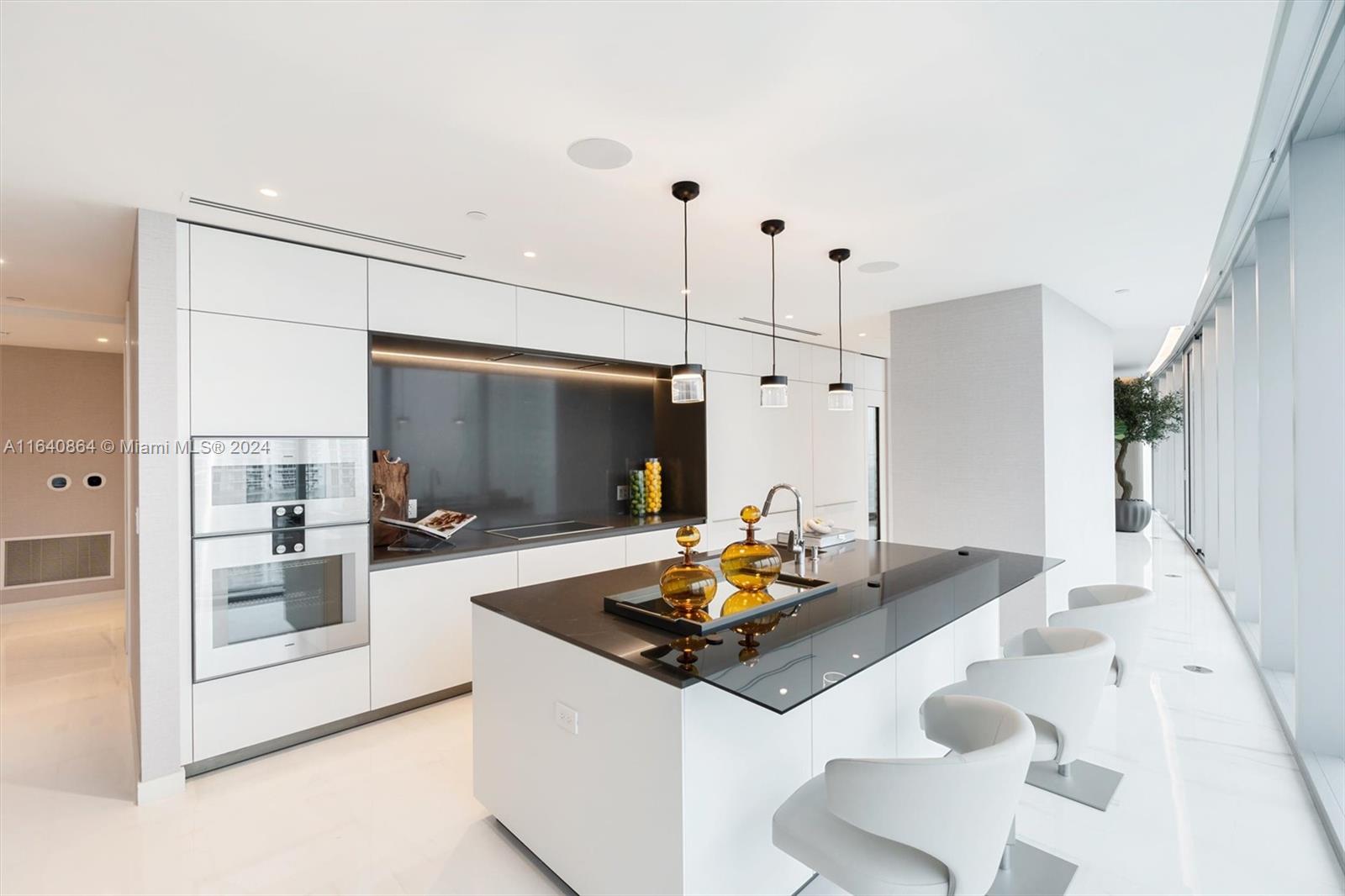 ASTON MARTIN RESIDENCES - Residential