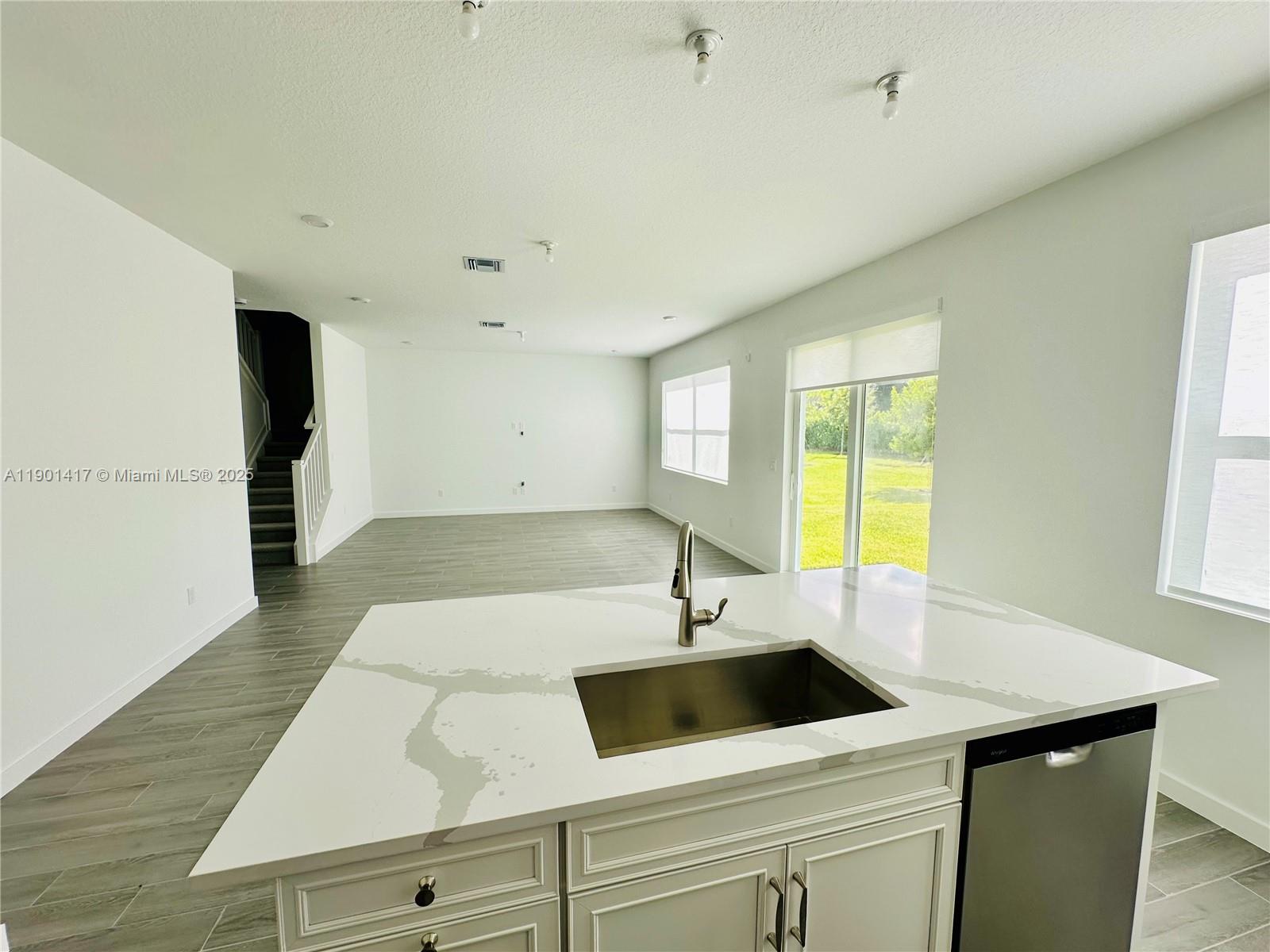 FOREST - Residential Lease