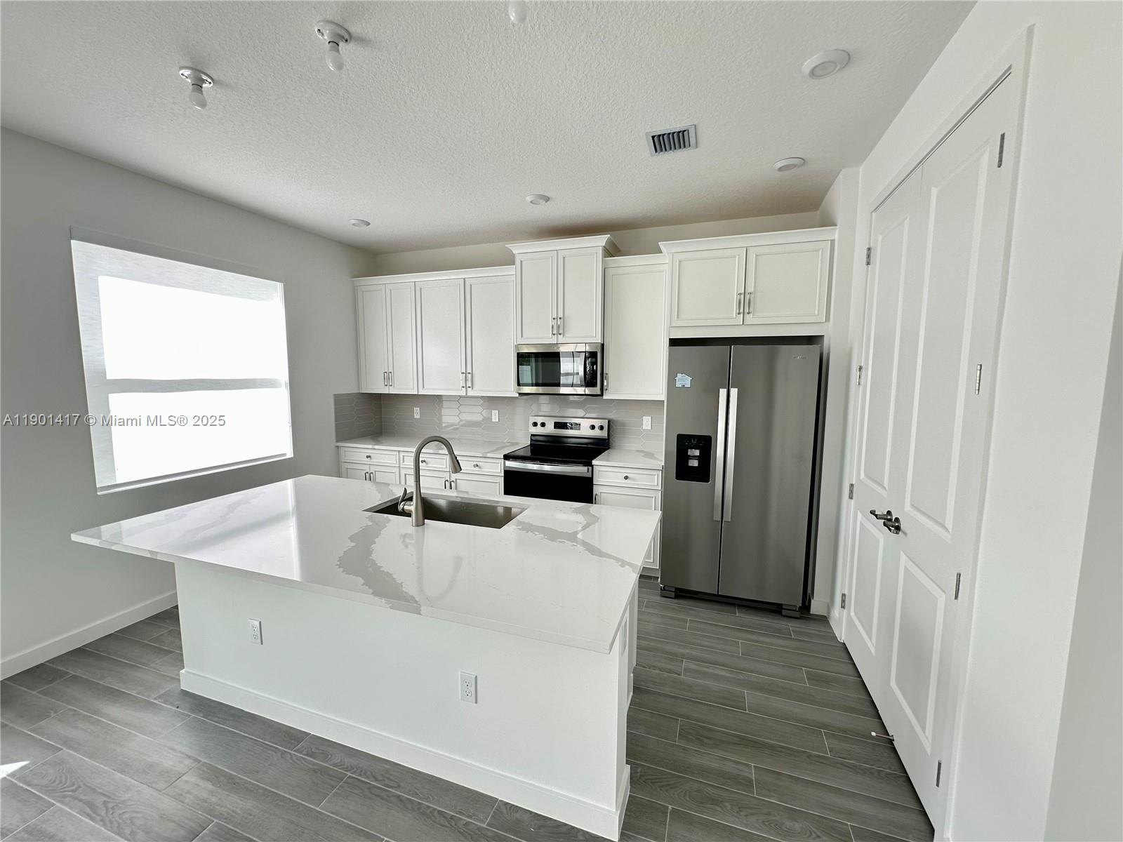 FOREST - Residential Lease