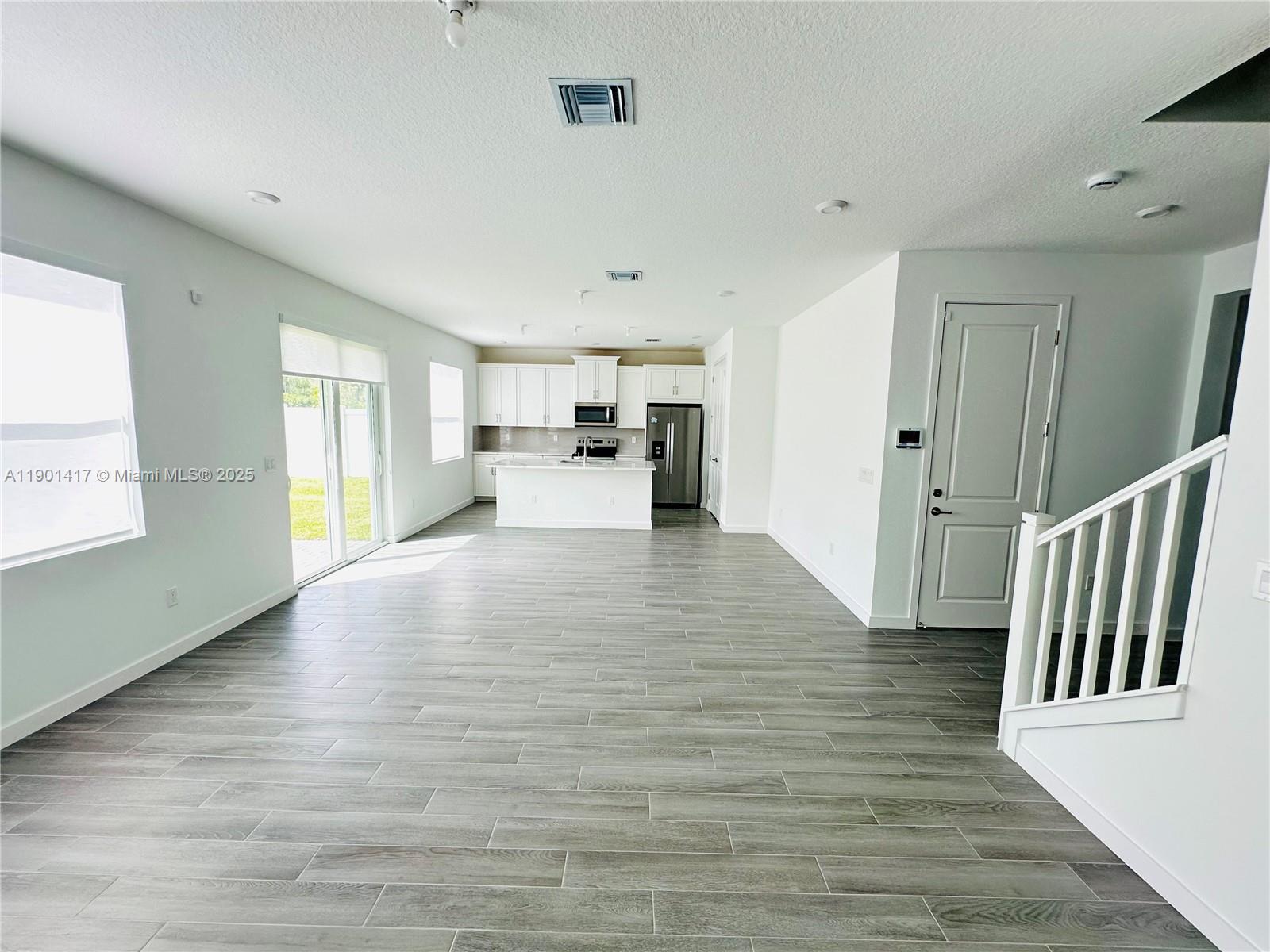 FOREST - Residential Lease