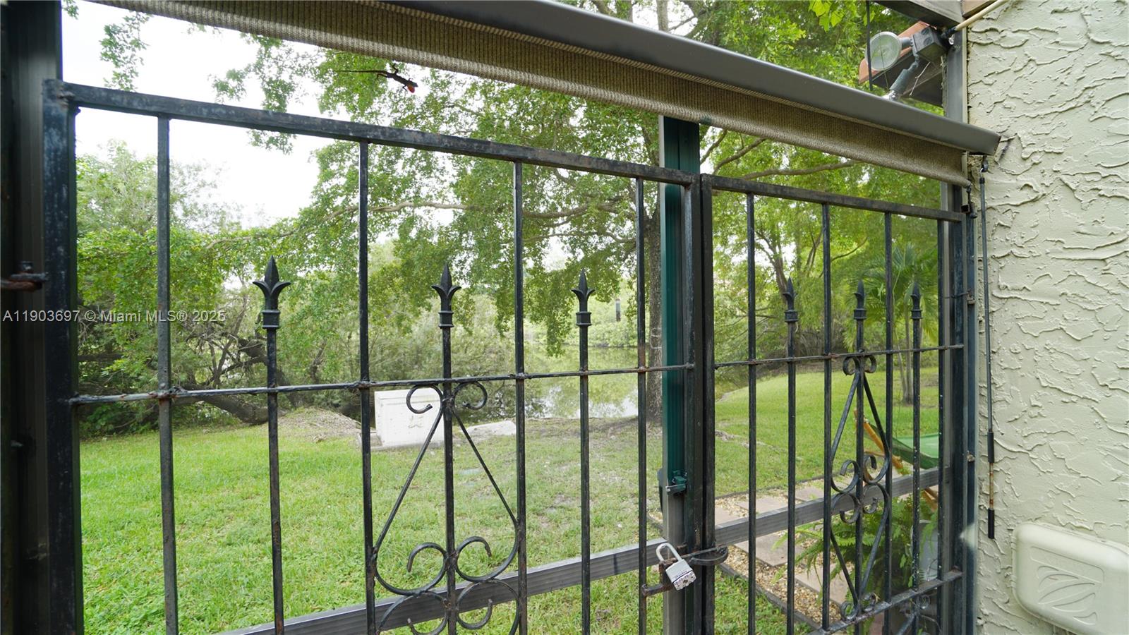 COSTA DEL SOL CONDO NO 3 - Residential