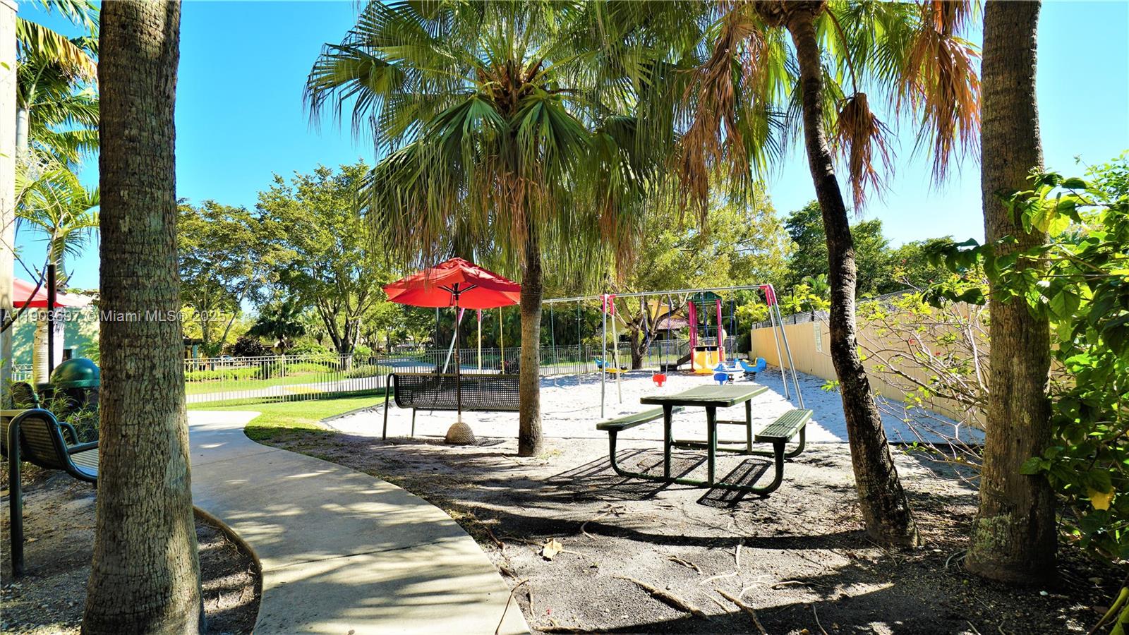 COSTA DEL SOL CONDO NO 3 - Residential