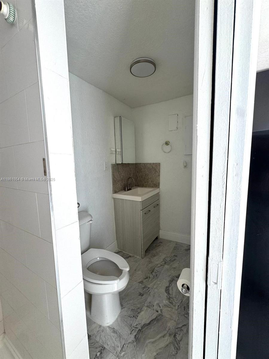 PLAYLAND ISLES - Residential Lease