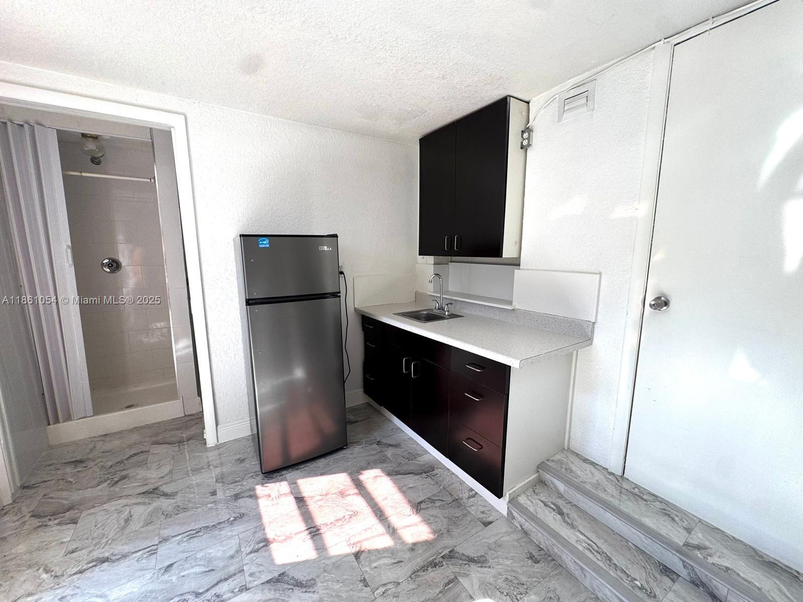 PLAYLAND ISLES - Residential Lease