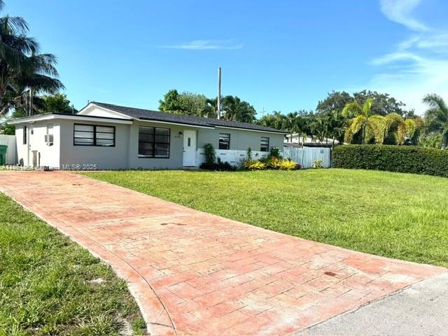 Welcome to this cozy efficiency available furnished or unfurnished. Features a fully remodeled kitchen and bathroom, 1 bedroom and 1 bath. Utilities (water & electricity) are included in the rent. No association – move-in ready! Super central location, close to 441 and Griffin Road, just minutes from the Hard Rock Hotel.