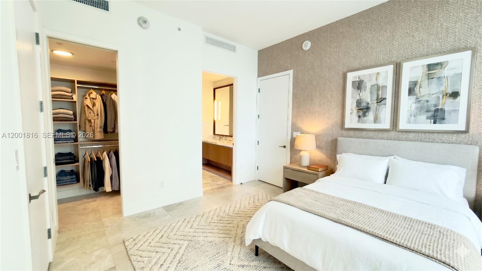 UNA Residences - Residential