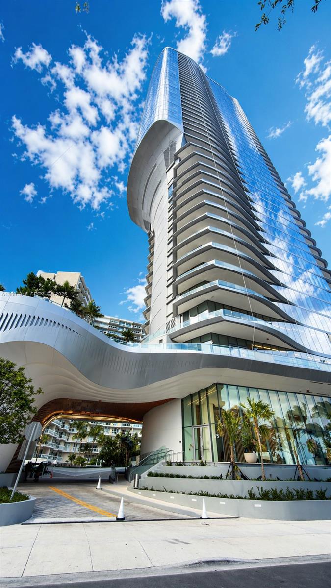 UNA Residences - Residential