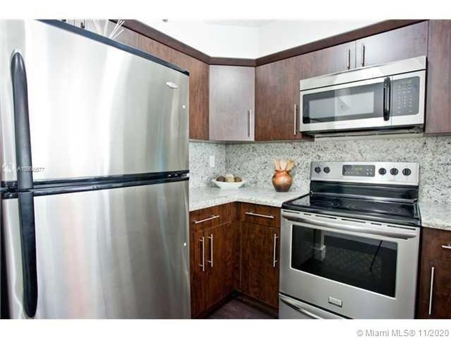 GREAT LOCATION! Excellent layout, two bedrooms and one bath apartment with a nice balcony facing East. 
Secure building, walking distance to downtown, metro rail and business district. One Covered parking space assigned. Washer and Dryer in every floor.