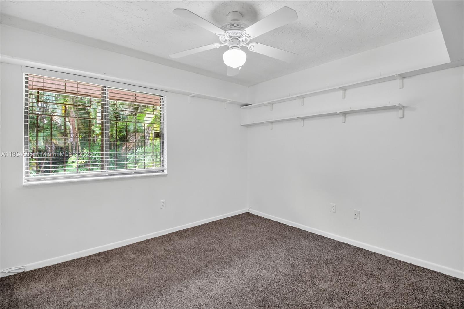 SHORES CALUSA - Residential