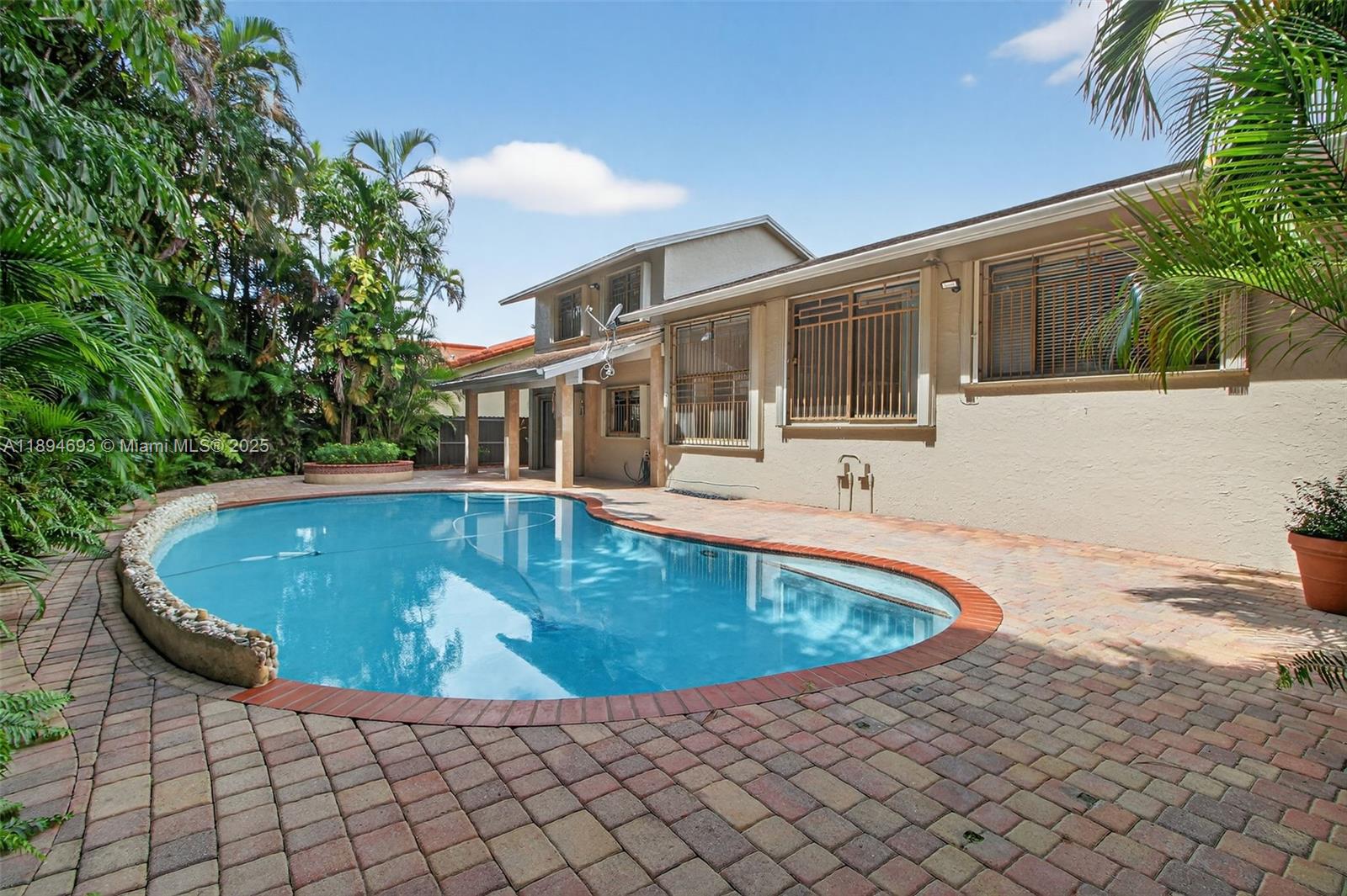 SHORES CALUSA - Residential
