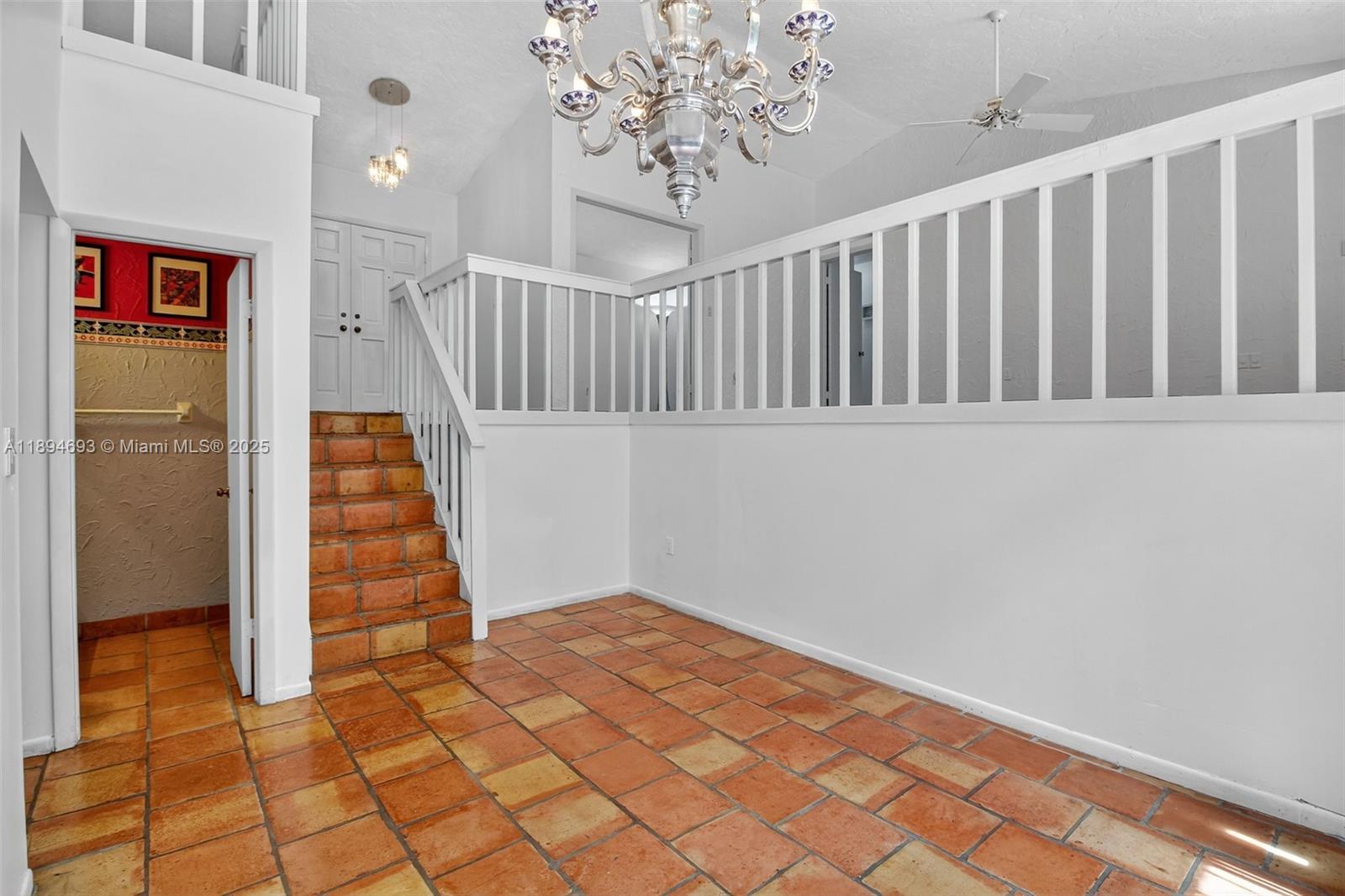 SHORES CALUSA - Residential