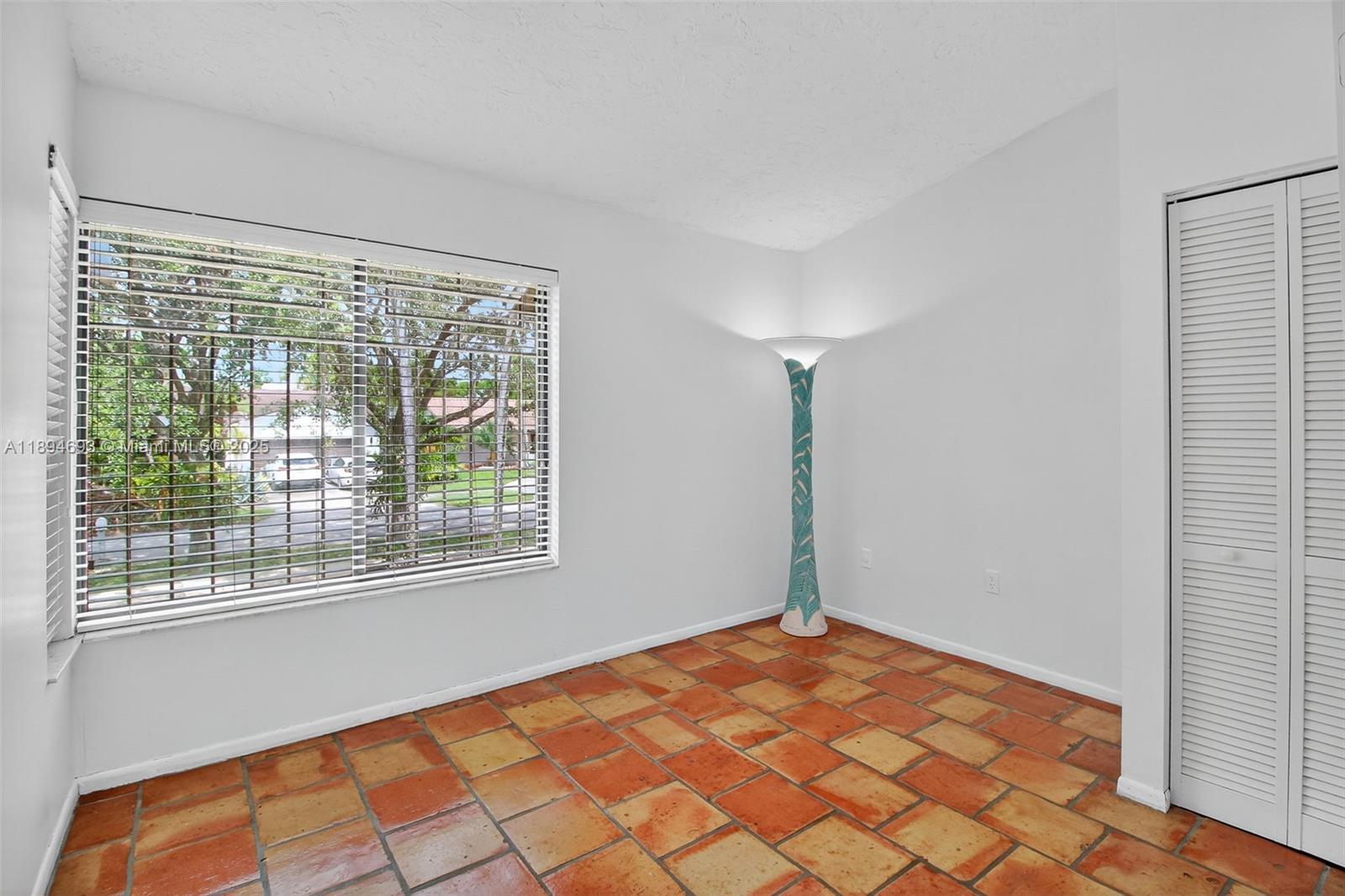 SHORES CALUSA - Residential